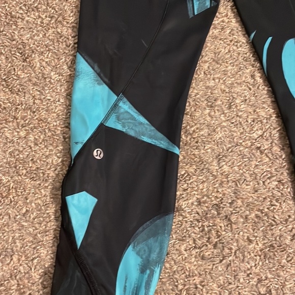 Lululemon Inspire Tight II- Miss Mosaic-Size 8 - Picture 2 of 6